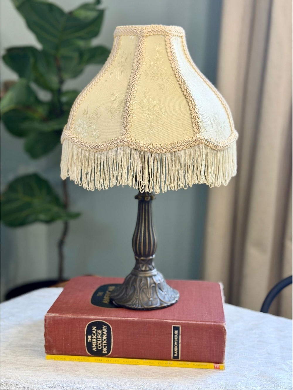 Vintage Quartite Creative Corp Table Lamp Ornate Gold Cast Metal Fringe Shade